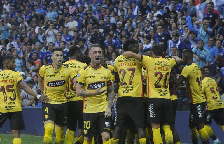 Damián Díaz: “Me anulan un gol legítimo, me lastiman a un jugador, si quieren juguemos la final de una vez”