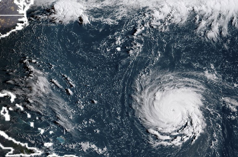 Huracán Florence alcanza categoría 3 y va a EEUU