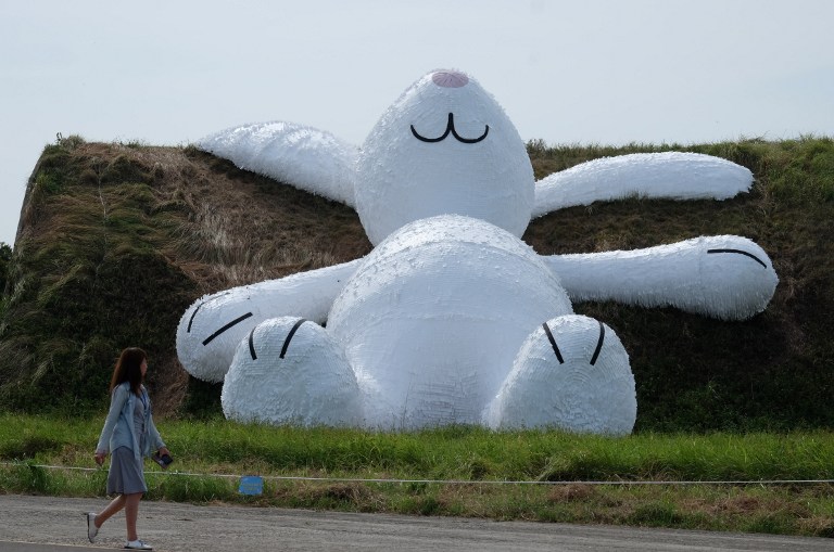 El conejo gigante que atrae a miles de visitantes en Taiwán