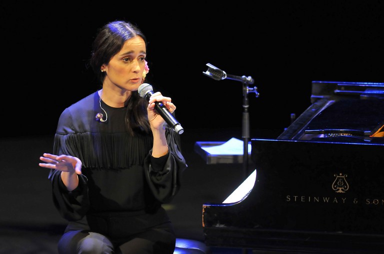 Julieta Venegas retrata violencia de México en nuevo disco &quot;Algo pasa&quot;