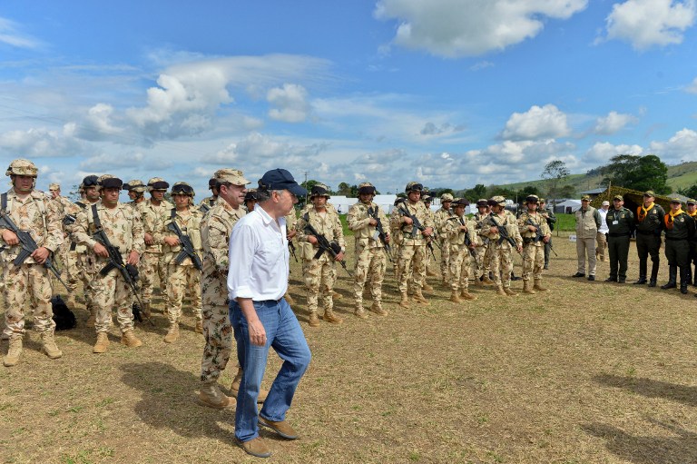 Colombia: Santos se reúne con jefes de FARC para acelerar concentración de guerrilla