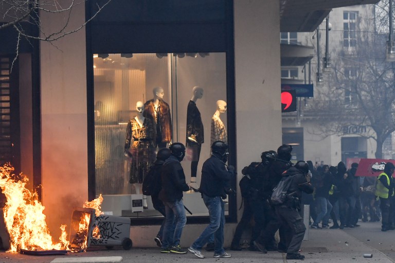 Violentas protestas en Francia de &quot;chalecos amarillos&quot;