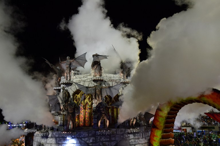 Tres hombres mueren electrocutados en carro alegórico de Carnaval en Brasil