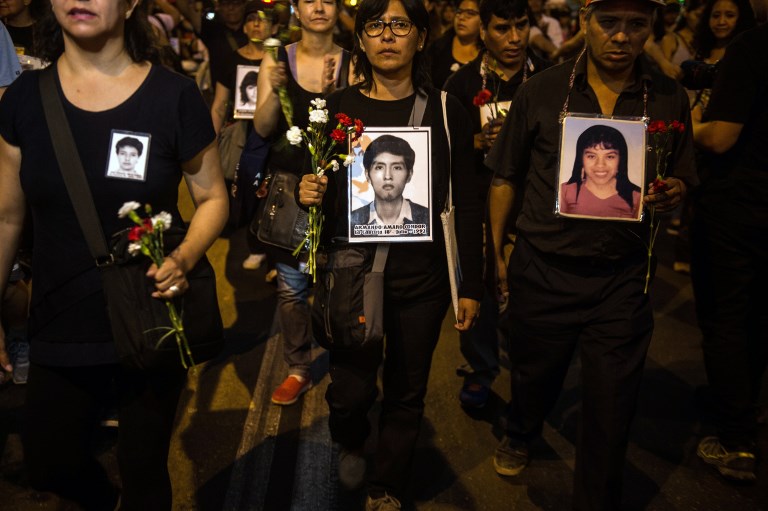 Miles de peruanos exigen renuncia de Kuczynski tras indulto a Fujimori