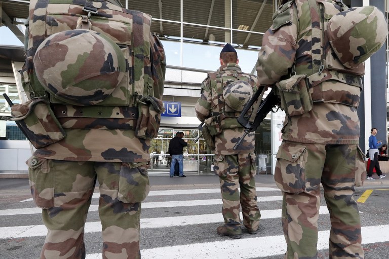 Ejército belga hizo explotar un paquete sospechoso en aeropuerto