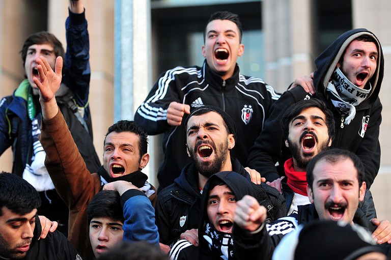 Juzgan en Turquía a 35 aficionados de fútbol por &quot;intento de golpe de Estado&quot;