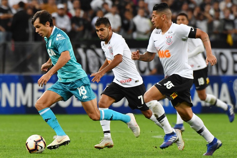 Junior Sornoza dio asistencia en victoria de Corinthians