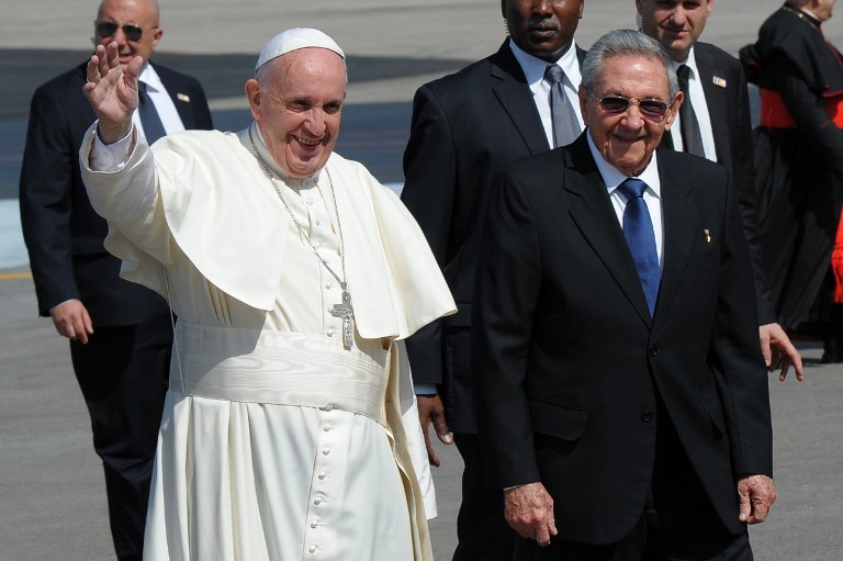 Francisco llega a Cuba para histórico encuentro con Kirill