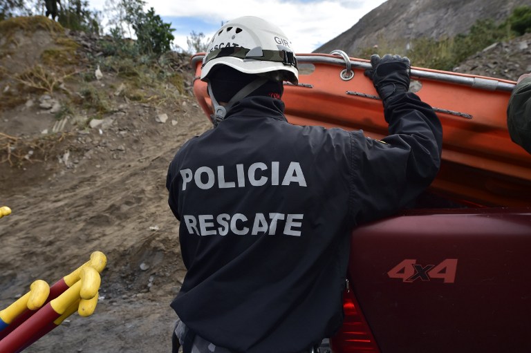 Aumentan a tres los muertos por sismo en Quito
