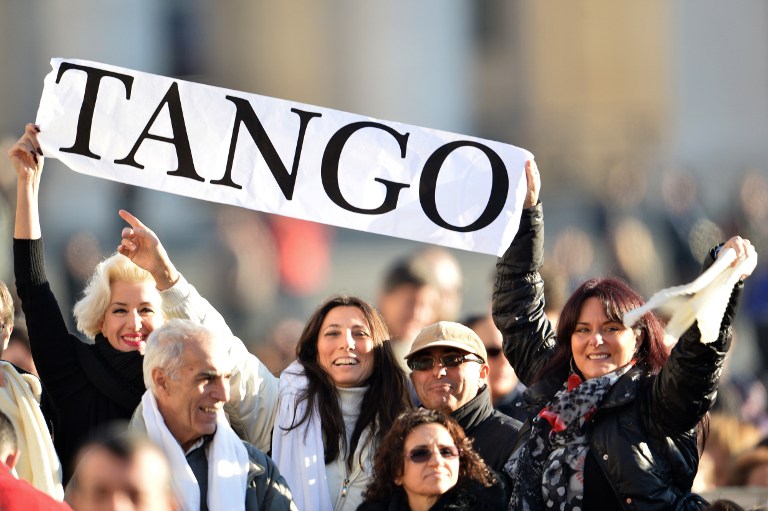 Todos bailan tango en el Vaticano para el cumpleaños del papa Francisco
