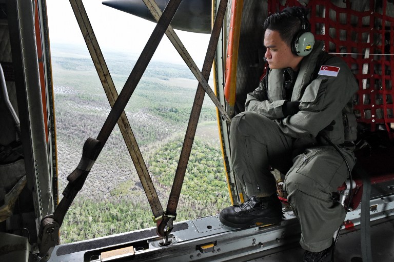 Recuperan en el mar más de 40 cuerpos de ocupantes del avión de AirAsia