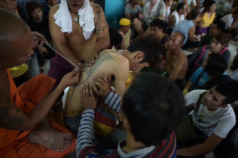 Trance y tatuajes en un festival en Tailandia