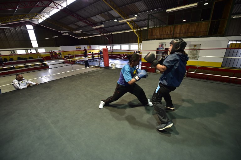 Mujeres en Ecuador se ponen los guantes contra violencia de género