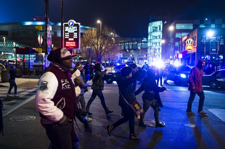 Policía mata a joven negro cerca de Ferguson