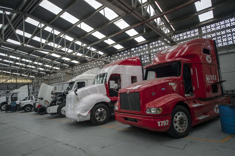 México blinda camiones de carga por inseguridad en carreteras