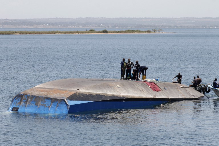Saldo de naufragio en Tanzania supera 200 muertos, hallan a un superviviente