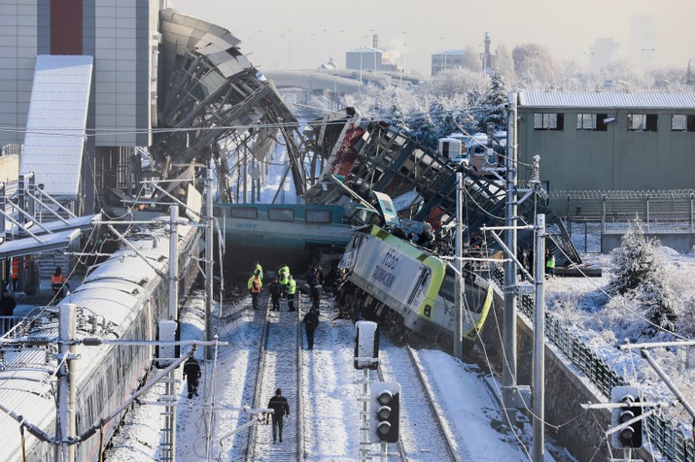Al menos nueve muertos en accidente ferroviario en Turquía