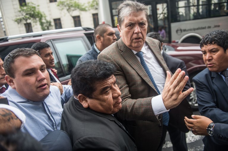 Perú: expresidente Alan García se somete a investigaciones