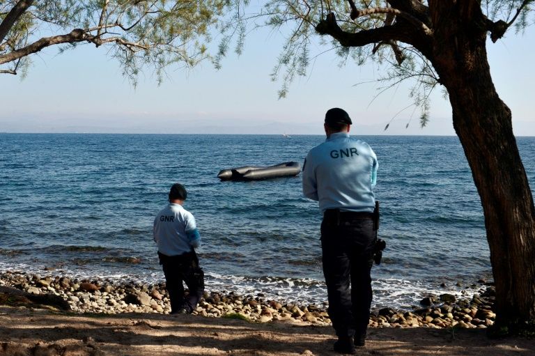 Al menos 15 migrantes muertos en un naufragio frente a las costas griegas