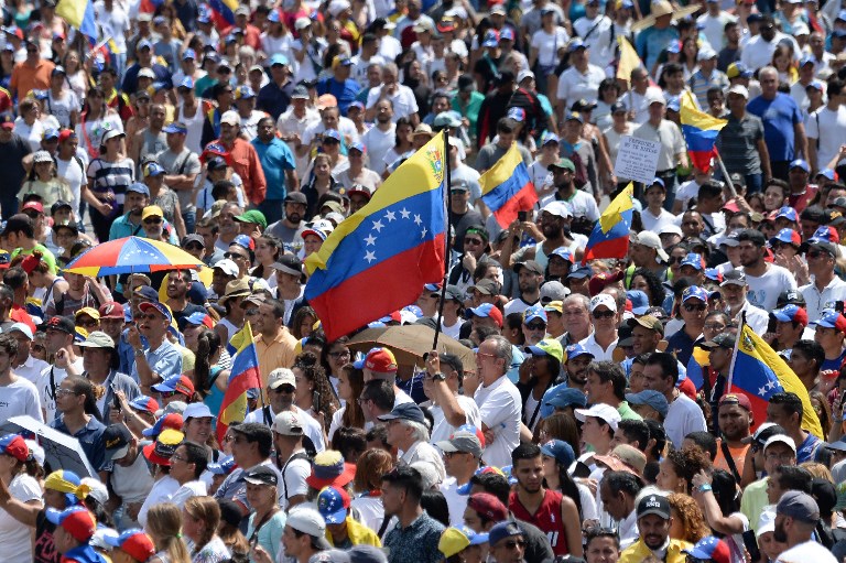 12 países reconocen a Guaidó como presidente de Venezuela