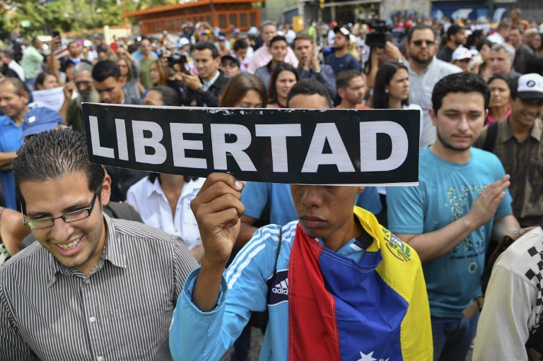 3 periodistas extranjeros detenidos en Venezuela