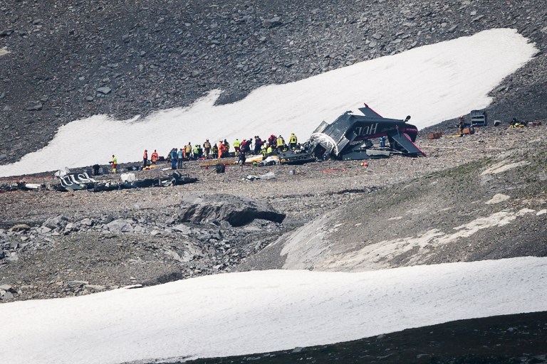 Mueren 20 personas en Suiza en un accidente de avión militar de colección