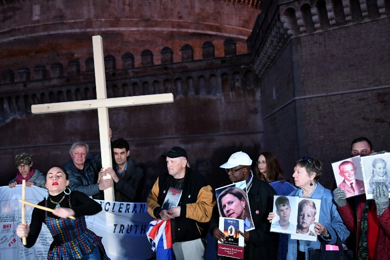 Víctimas de pederastia describen el horror padecido en cumbre del Vaticano