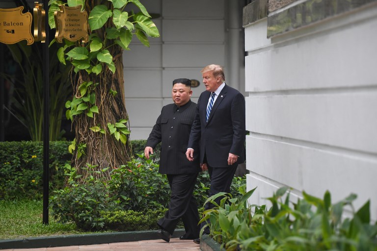 Empieza segundo día de discusiones entre Trump y Kim