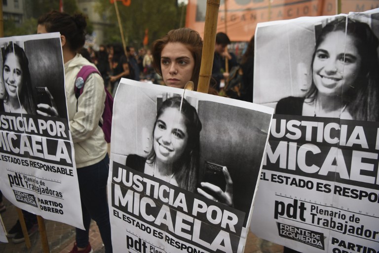 Argentina se moviliza durante funeral de nueva víctima de femicidio