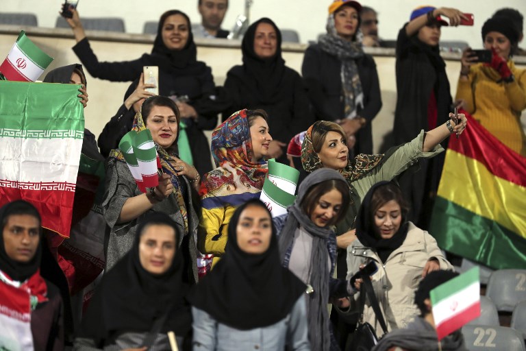 Fiscal general de Irán rechaza que las mujeres asistan a estadios de fútbol
