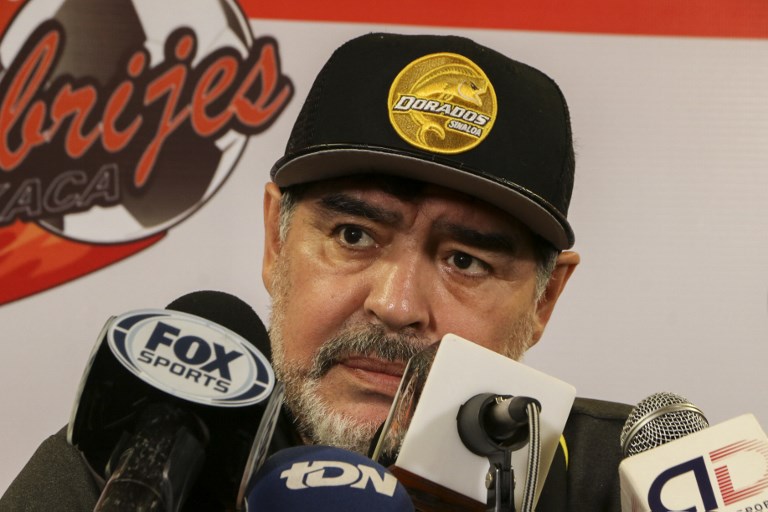 Maradona pierde su primer partido en México y genera polémica