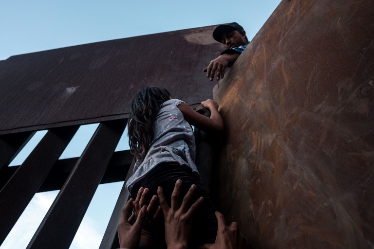 Caravana migrante se disuelve en noroeste de México