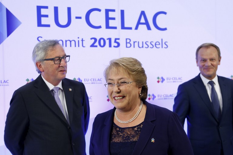 Activistas protestan contra Peña Nieto y Bachelet en cumbre UE-Celac