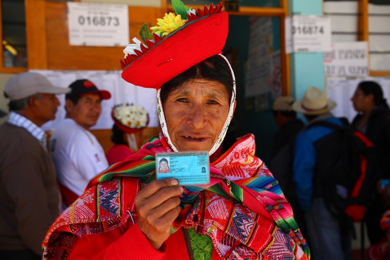 Peruanos votan en referéndum sobre reformas