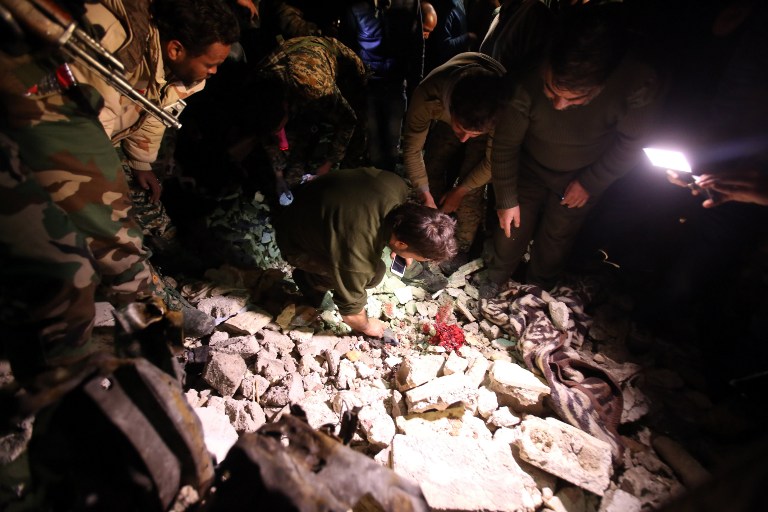 Cerca de 130 muertos en atentados en Siria reinvindicados por EI