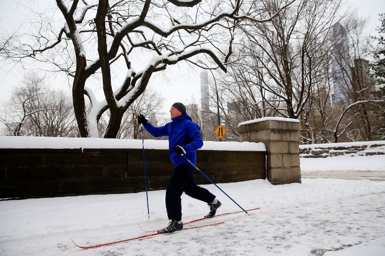 Levantan toque de queda a autos en Nueva York tras tormenta de nieve