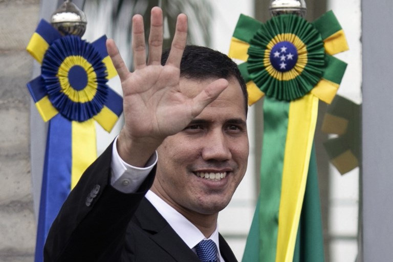 Guaidó llegó a Brasil donde será recibido por Bolsonaro
