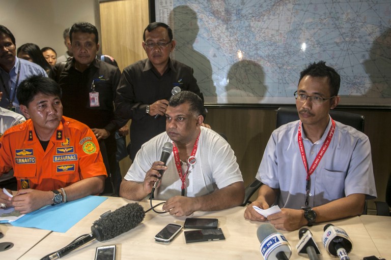 Indonesia ordena suspensión de responsables de aviación tras catástrofe de Air Asia
