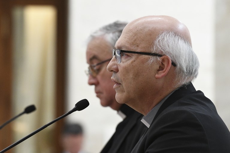 Los 34 obispos chilenos dimiten ante el papa Francisco