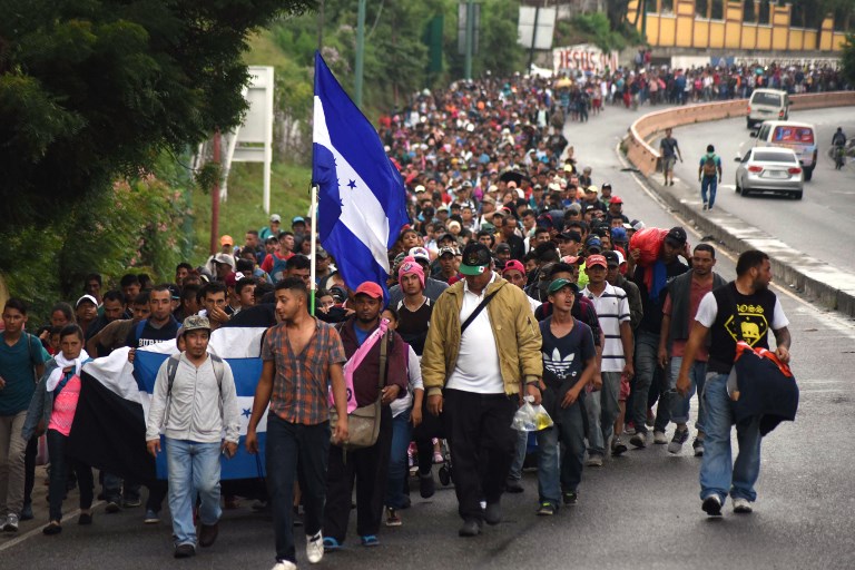 Trump pide endurecer las leyes migratorias por caravana de migrantes
