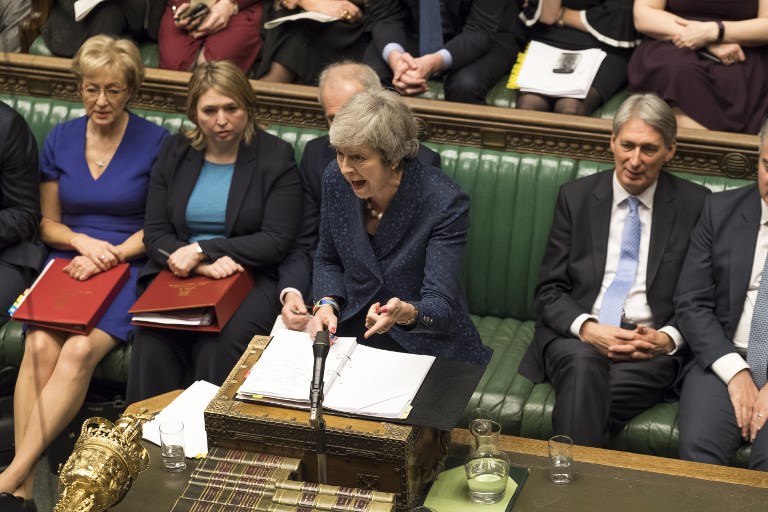 May sobrevive al ataque de sus propios diputados por Brexit
