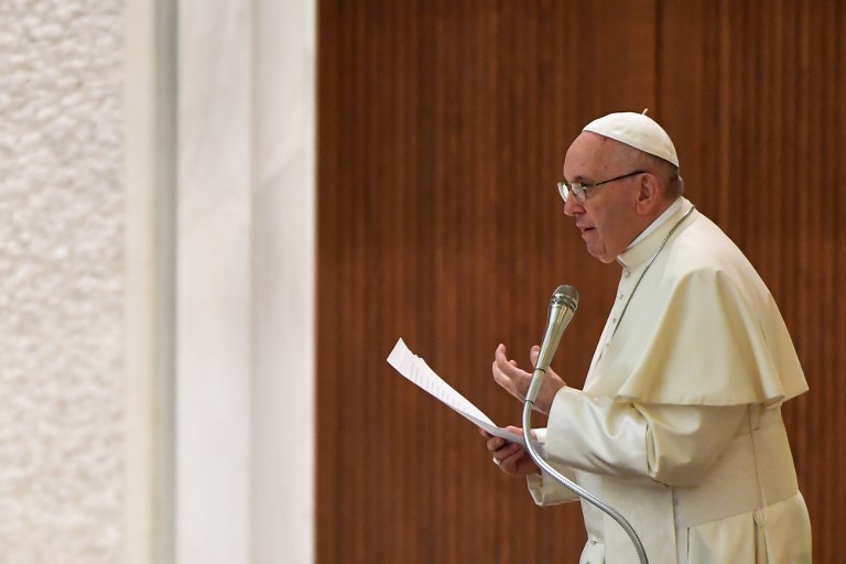 Papa califica abortos como delito nazi &quot;de guante blanco&quot;