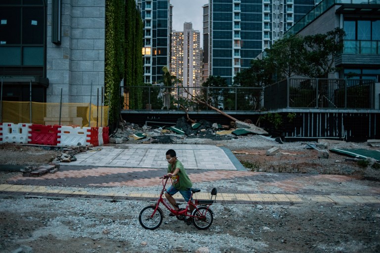 Hong Kong intenta volver a la normalidad tras el tifón Mangkhut