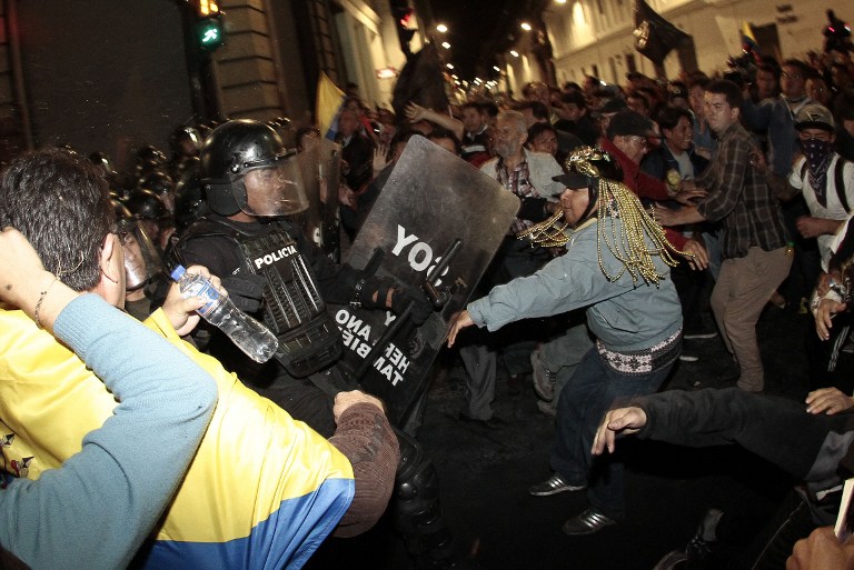 Oficialismo insiste en reformas, oposición dice que mantendrá protestas