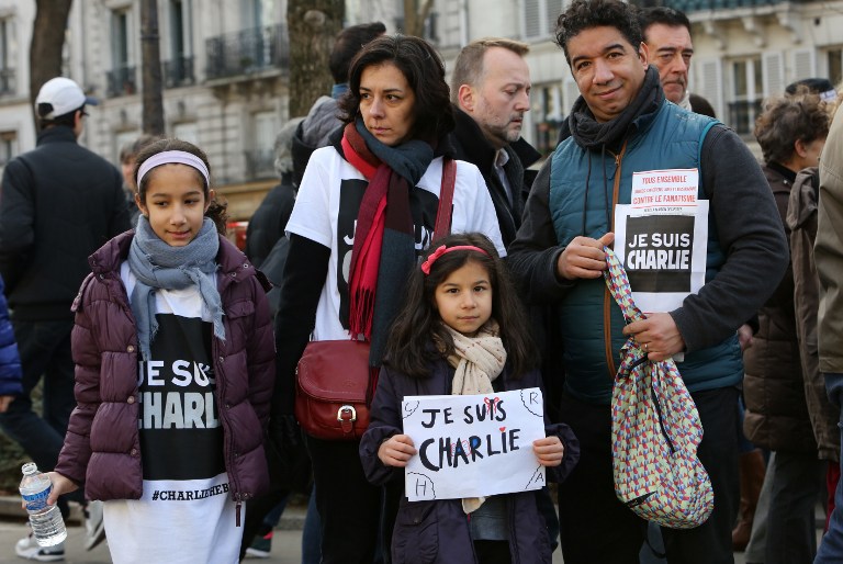"Yo soy Charlie, judío, policía": París en pie contra los atentados