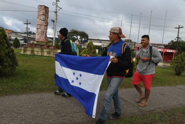 Otra caravana de 200 migrantes salvadoreños sale para EEUU