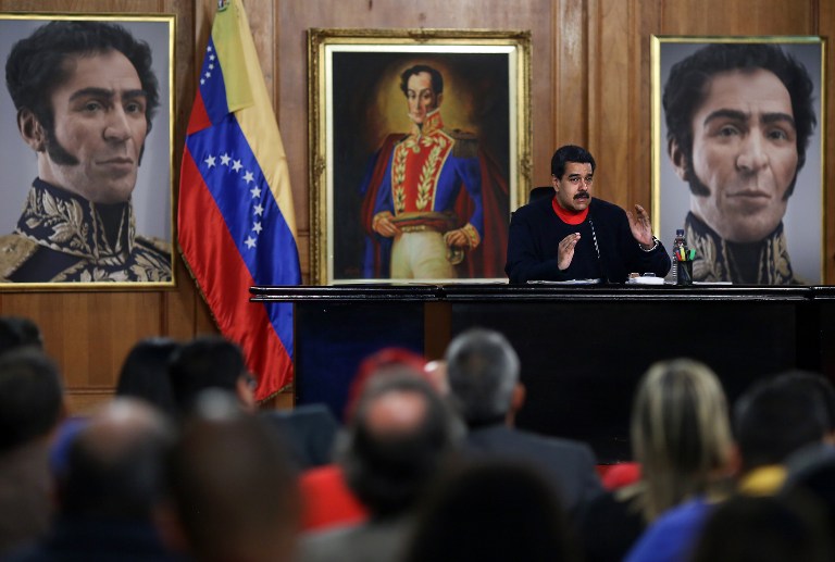 Chavistas nombran magistrados en tensa sesión antes de perder control de Parlamento