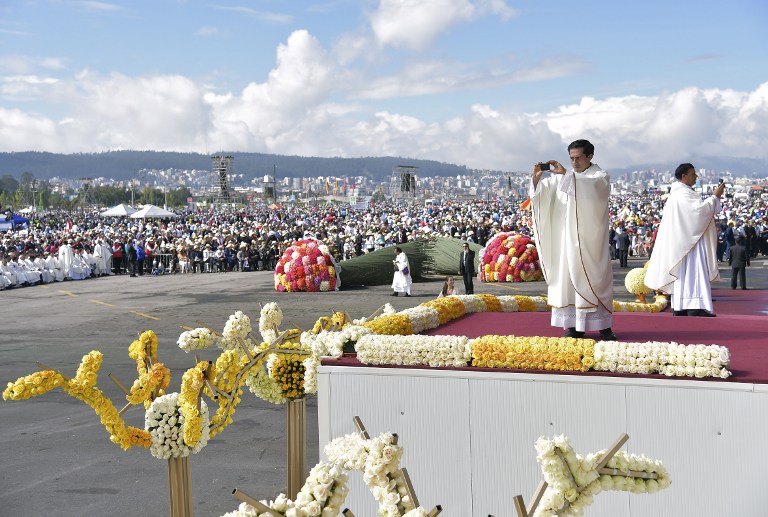 Francisco llama a la unidad y a la humildad en misa en Quito
