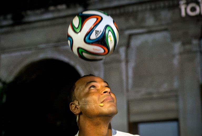 Presentan a "Brazuca", la pelota oficial del Mundial Brasil-2014 en Río de Janeiro