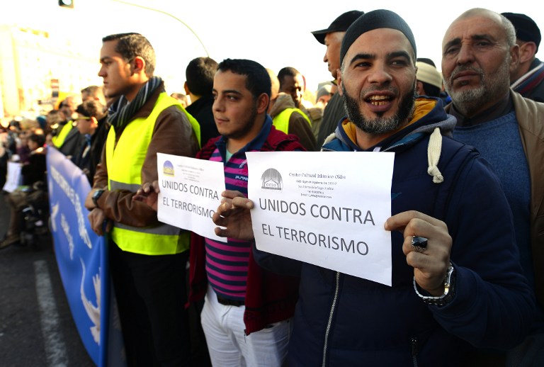 "Yo soy Charlie, judío, policía": París en pie contra los atentados